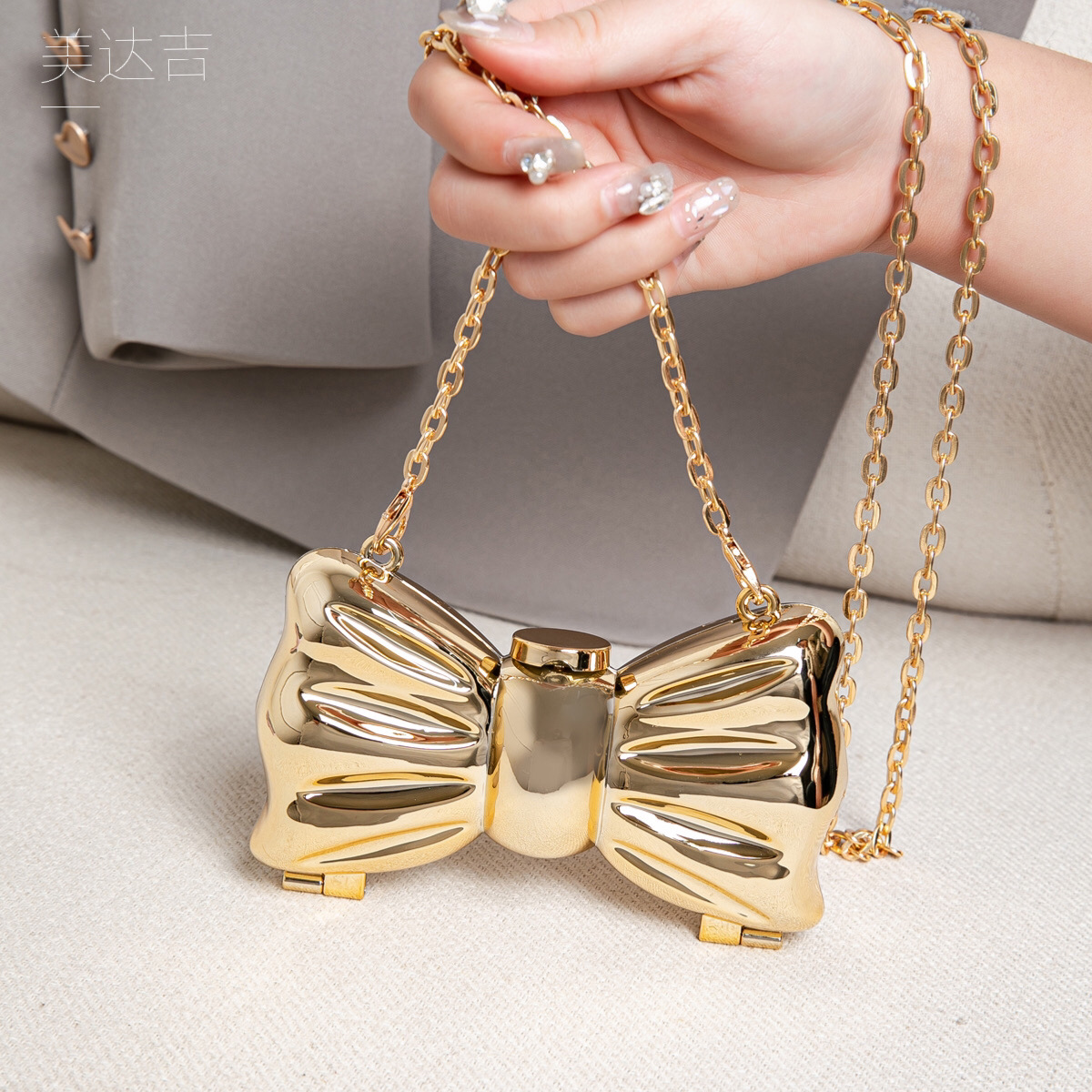 Glossy Gold Metal Bow Shaped M - Mini Purse Chain 评论和价格