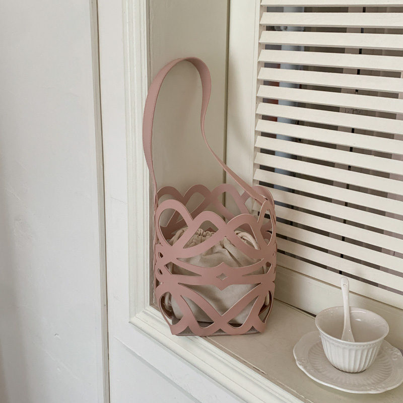 Summer New Hollow Out PU Woven - Women Bags Designer Sale 评论和价格